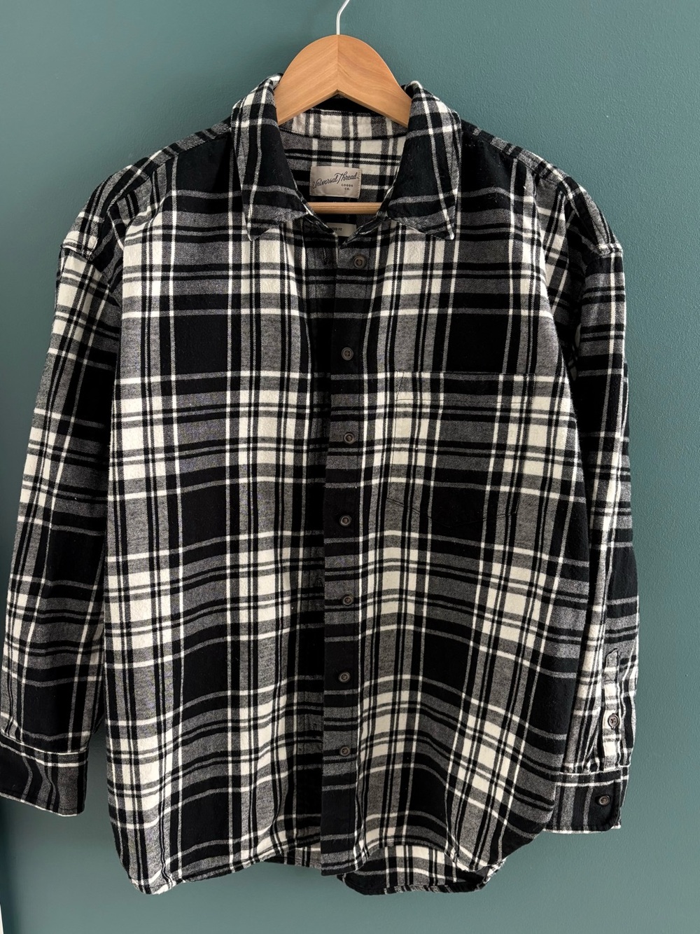 Universal Thread Women’s Black & White Oversized Flannel Shirt, Sz Medium, NWOT